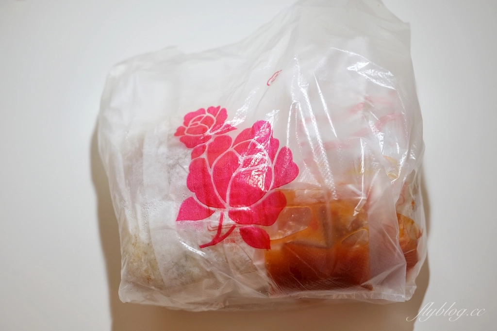 彰化社頭｜社頭傳統手工水煎包．在地30年原舊社水煎包，外皮金黃恰恰的很誘人 @飛天璇的口袋