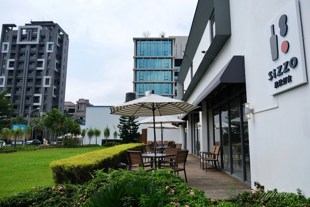 台中西屯｜SiZZO 款款好食．好食慢慢新品牌，座擁大片落地窗，中科潛立方旅館 @飛天璇的口袋