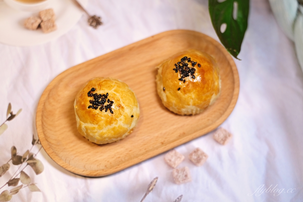 彰化美食｜大元餅行．你只知道大元鹹麻糬嗎？大元蛋黃酥更是隱藏版美食 @飛天璇的口袋