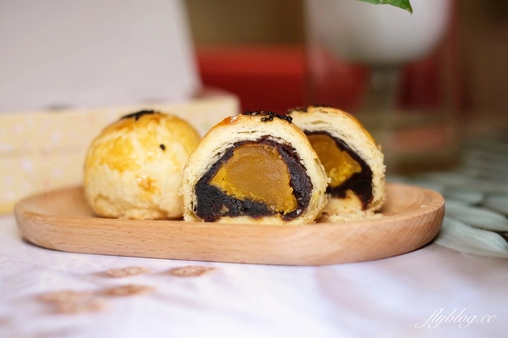 彰化美食｜大元餅行．你只知道大元鹹麻糬嗎？大元蛋黃酥更是隱藏版美食 @飛天璇的口袋