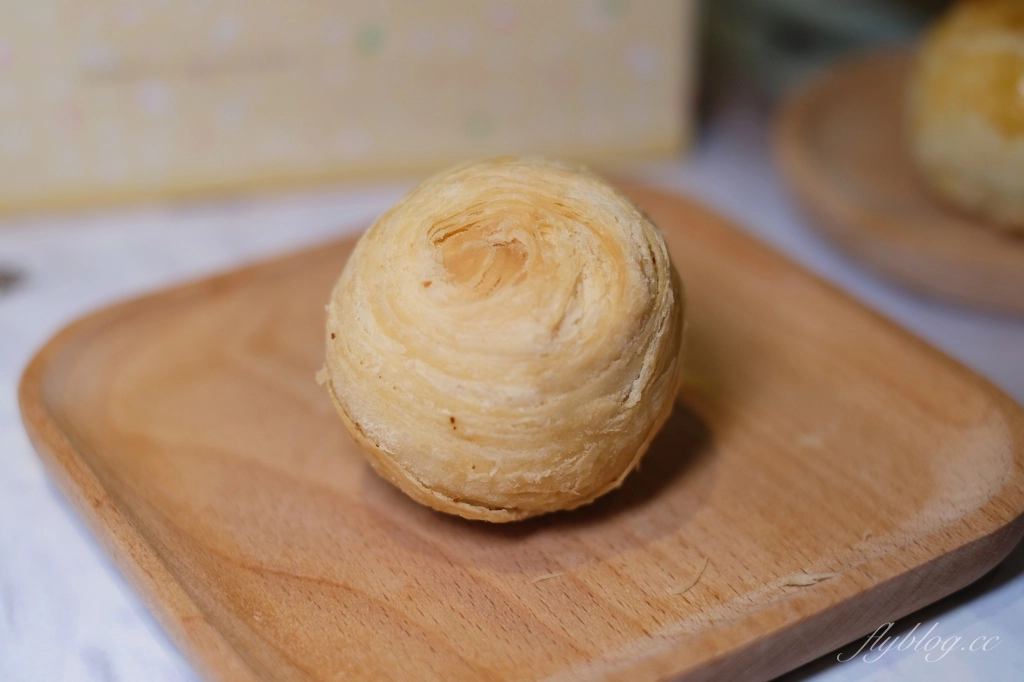 彰化美食｜大元餅行．你只知道大元鹹麻糬嗎？大元蛋黃酥更是隱藏版美食 @飛天璇的口袋