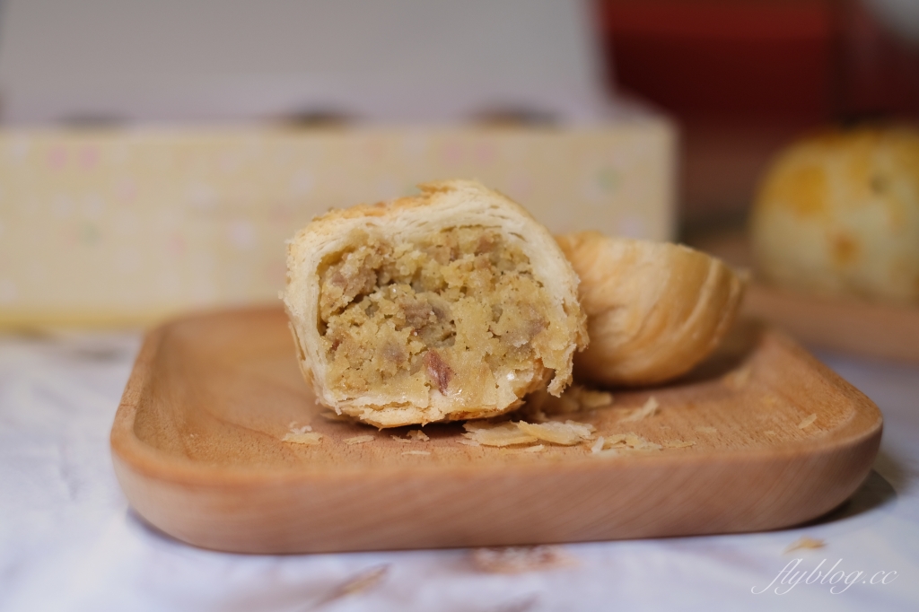 彰化美食｜大元餅行．你只知道大元鹹麻糬嗎？大元蛋黃酥更是隱藏版美食 @飛天璇的口袋