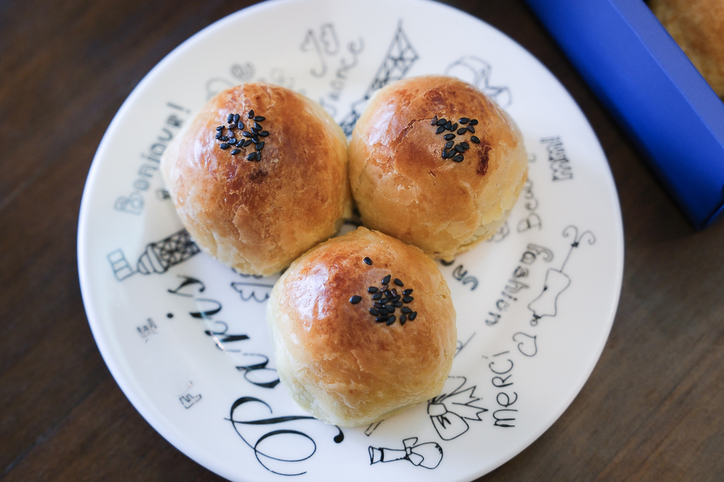 台中南屯｜不二糕餅．師承彰化不二坊，人氣蛋黃酥台中也吃得到 @飛天璇的口袋