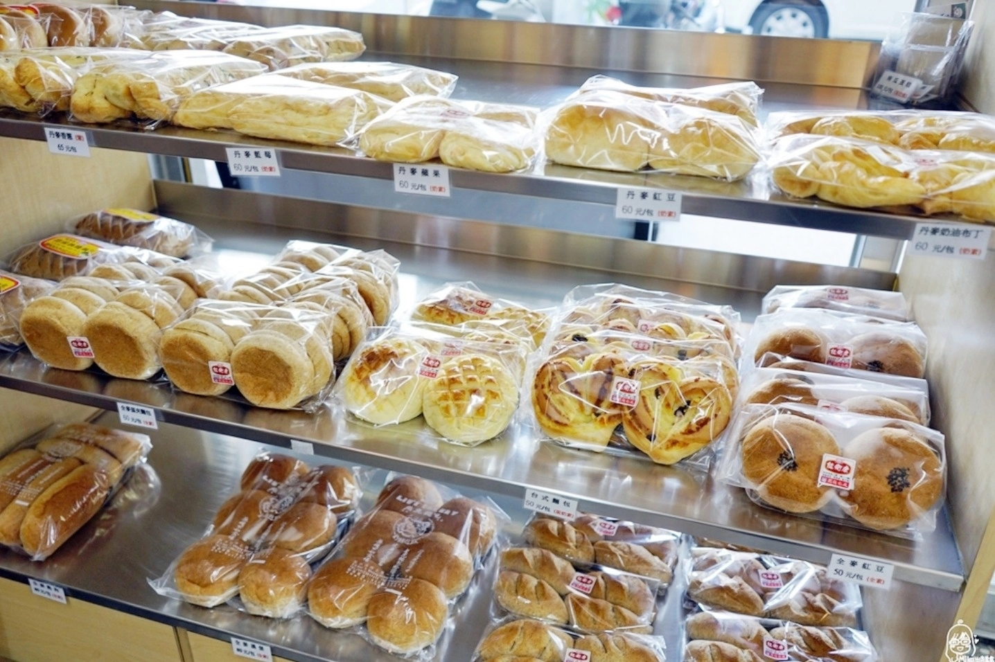 台中西區｜劉麵包廠．沒有蘋果的蘋果麵包，台中十大伴手禮 @飛天璇的口袋