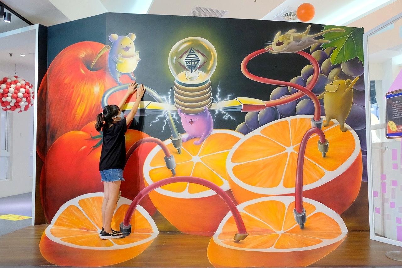 台電南部展示館｜超刺激兩層樓旋轉溜滑梯，六大主題互動遊戲設施，寓教於樂的墾丁免費親子景點 @飛天璇的口袋