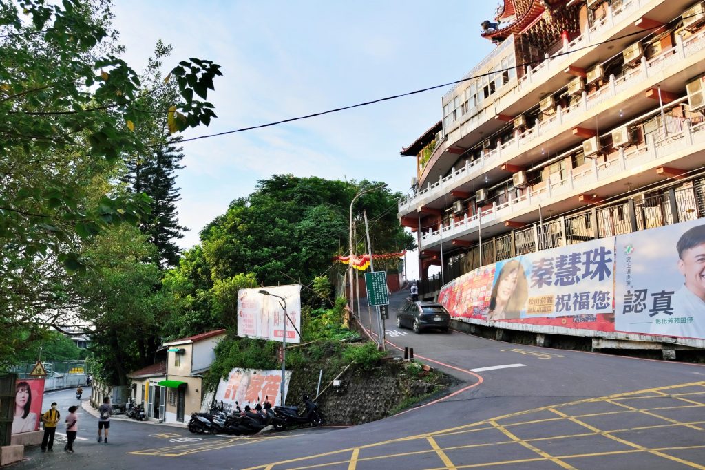 台北信義｜虎山溪步道，台北市區潺潺溪流山林美景，夢幻石砌拱橋的親水步道 @飛天璇的口袋