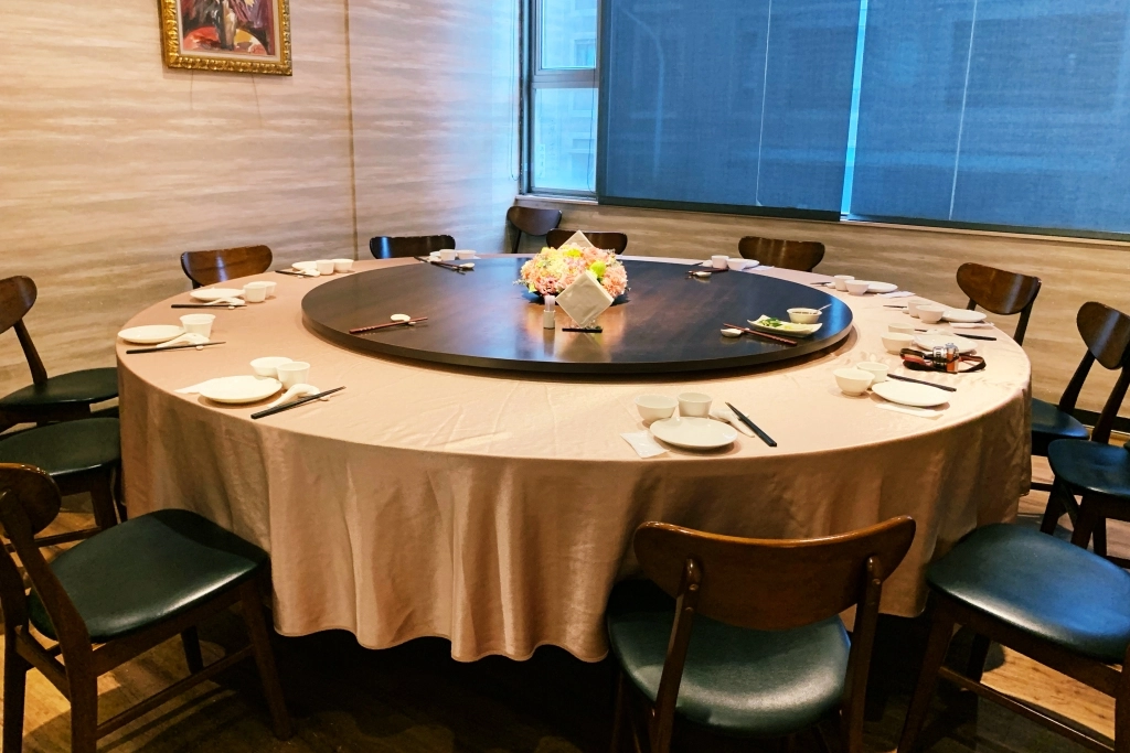 台北中山｜心粵小廚，知名粵菜大廚的私家拿手菜，必點掛爐片皮鴨和稻草西施牛 @飛天璇的口袋