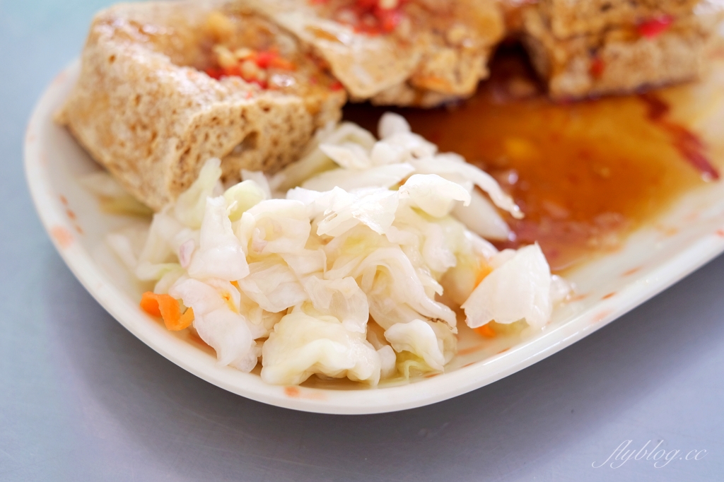 台中北屯｜原太原火車站臭豆腐，酥脆又多汁的臭豆腐，豬血湯免費喝到飽 @飛天璇的口袋