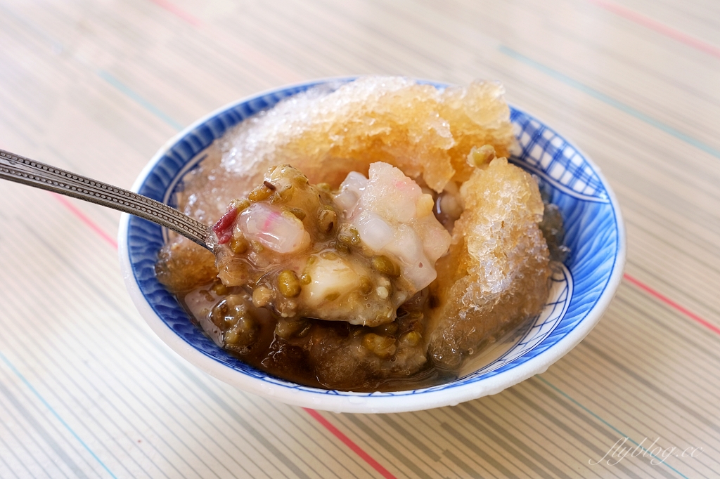 高雄鹽埕｜李家圓仔冰，高雄在地70年老店，鹽埕傳承三代的湯圓冰 @飛天璇的口袋