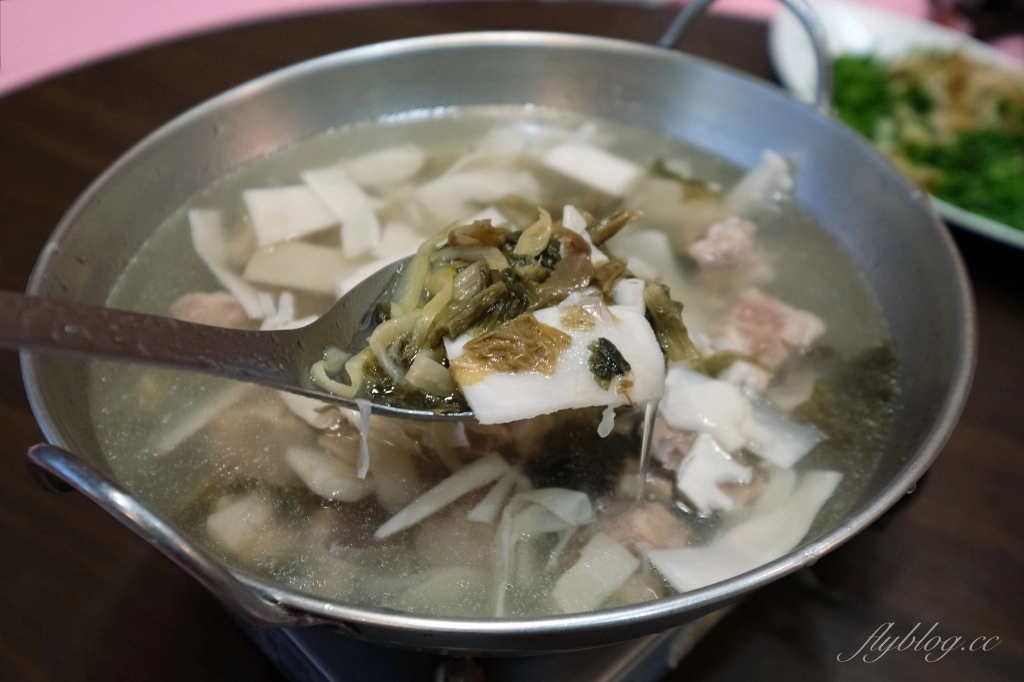台中北屯｜東山棧．米其林必比登推介的甕缸雞餐廳，台中大坑美食餐廳推薦 @飛天璇的口袋