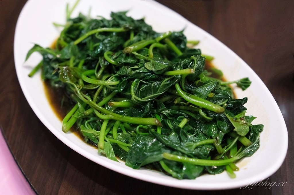 台中北屯｜東山棧．米其林必比登推介的甕缸雞餐廳，台中大坑美食餐廳推薦 @飛天璇的口袋