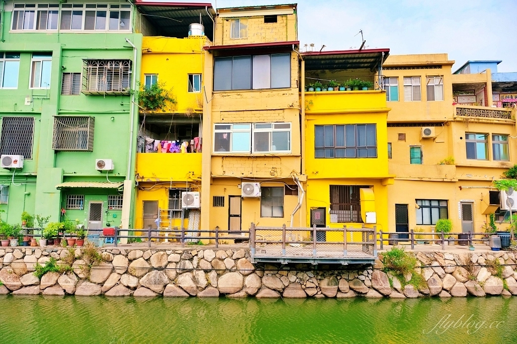 金門金湖｜金湖彩色屋，金門版的小威尼斯彩色屋子，可愛的風獅爺彩繪公車 @飛天璇的口袋