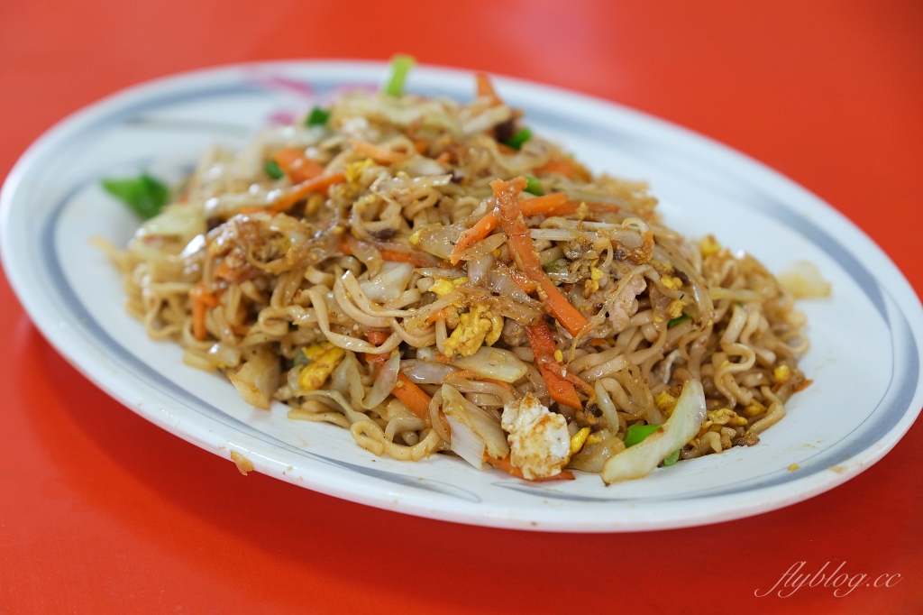 金門金湖｜佑昇生億飲食店．以為闖進民宅，金門人必吃的鍋貼 @飛天璇的口袋