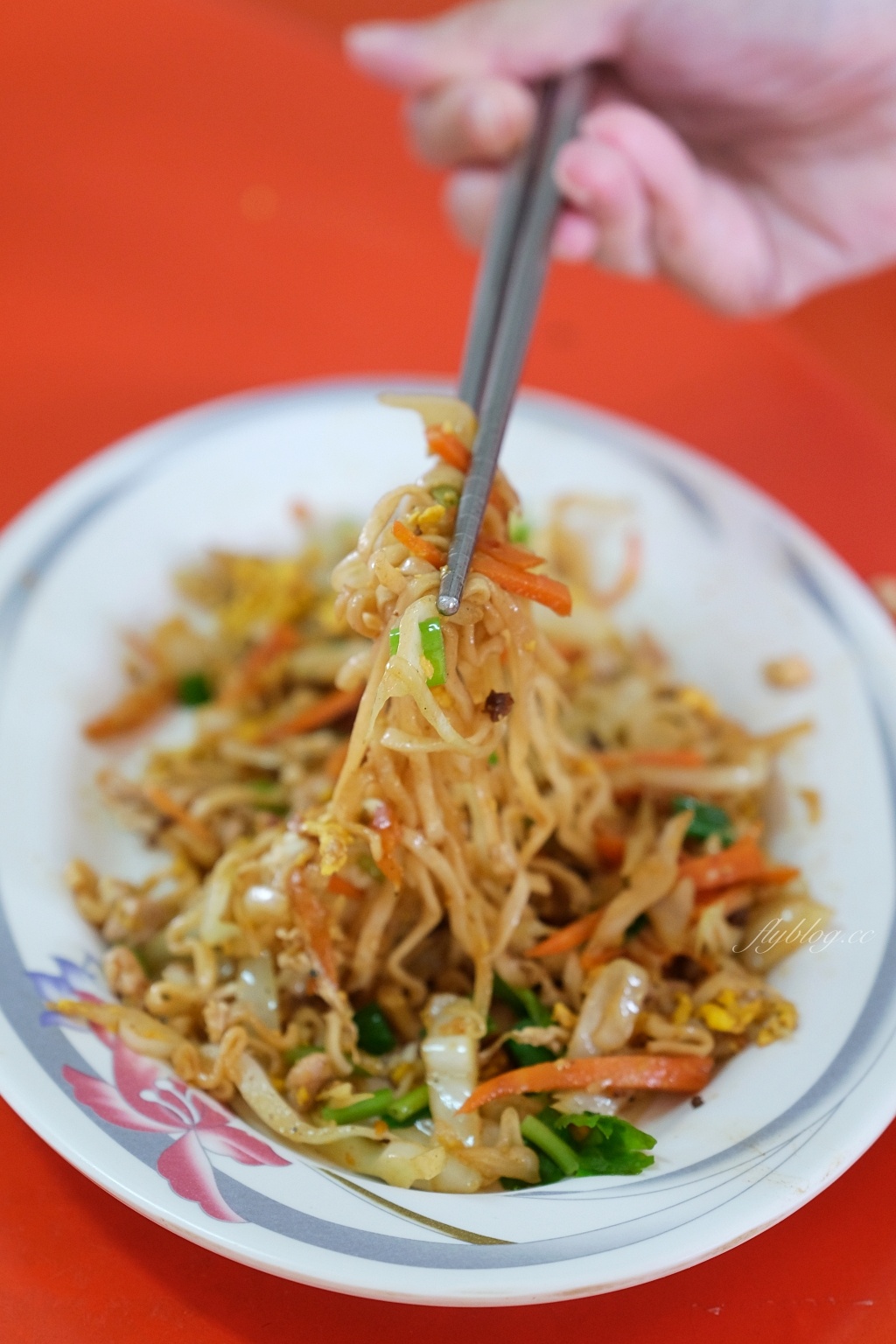 金門金湖｜佑昇生億飲食店．以為闖進民宅，金門人必吃的鍋貼 @飛天璇的口袋