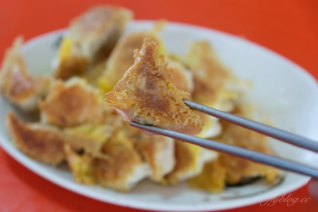 金門金湖｜佑昇生億飲食店．以為闖進民宅，金門人必吃的鍋貼 @飛天璇的口袋