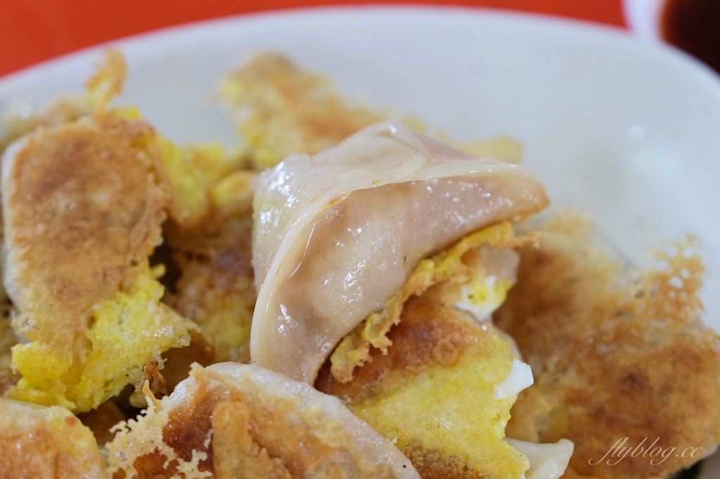 金門金湖｜佑昇生億飲食店．以為闖進民宅，金門人必吃的鍋貼 @飛天璇的口袋