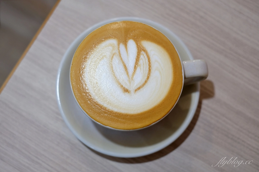 台中西區｜先生Sensei千層蛋糕 五權店，高雄人氣千層蛋糕店，台中美術館老宅甜點店 @飛天璇的口袋