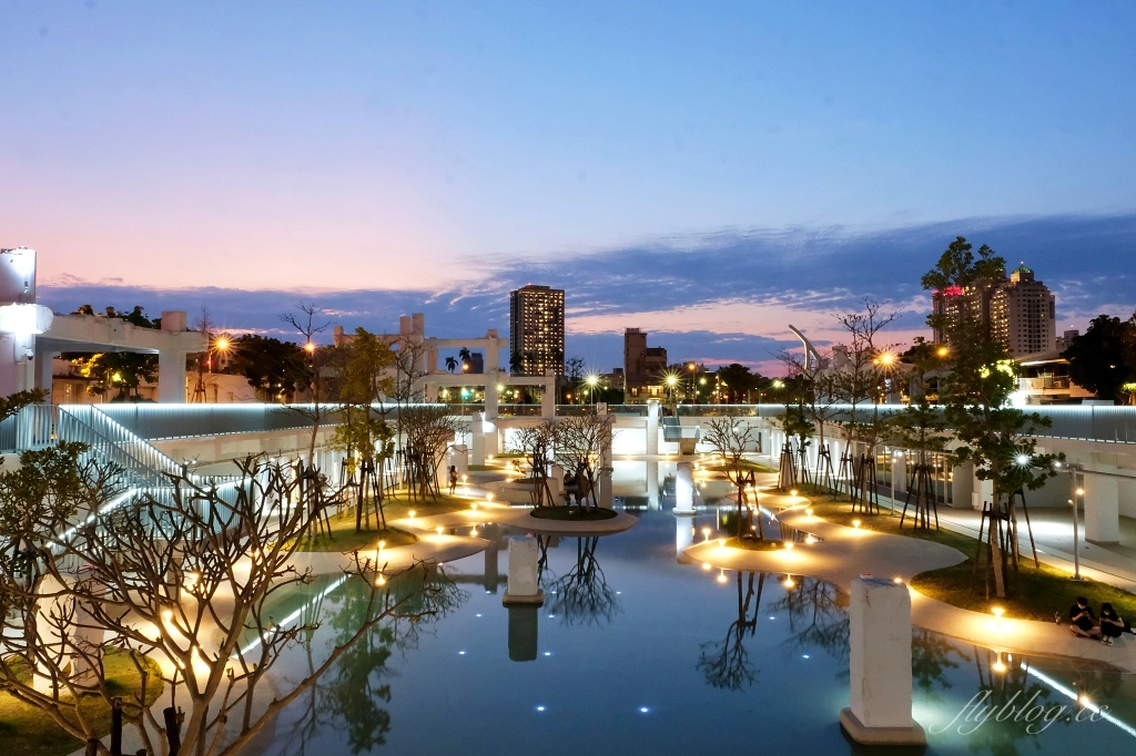 台南中西｜河樂廣場，台南市中心的戲水公園，城市裡最浪漫的免費夜景景點 @飛天璇的口袋
