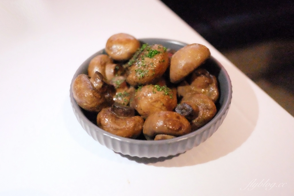 KR Prime Steak House｜台中米其林推介牛排餐廳，商業午餐880就可品嚐 @飛天璇的口袋