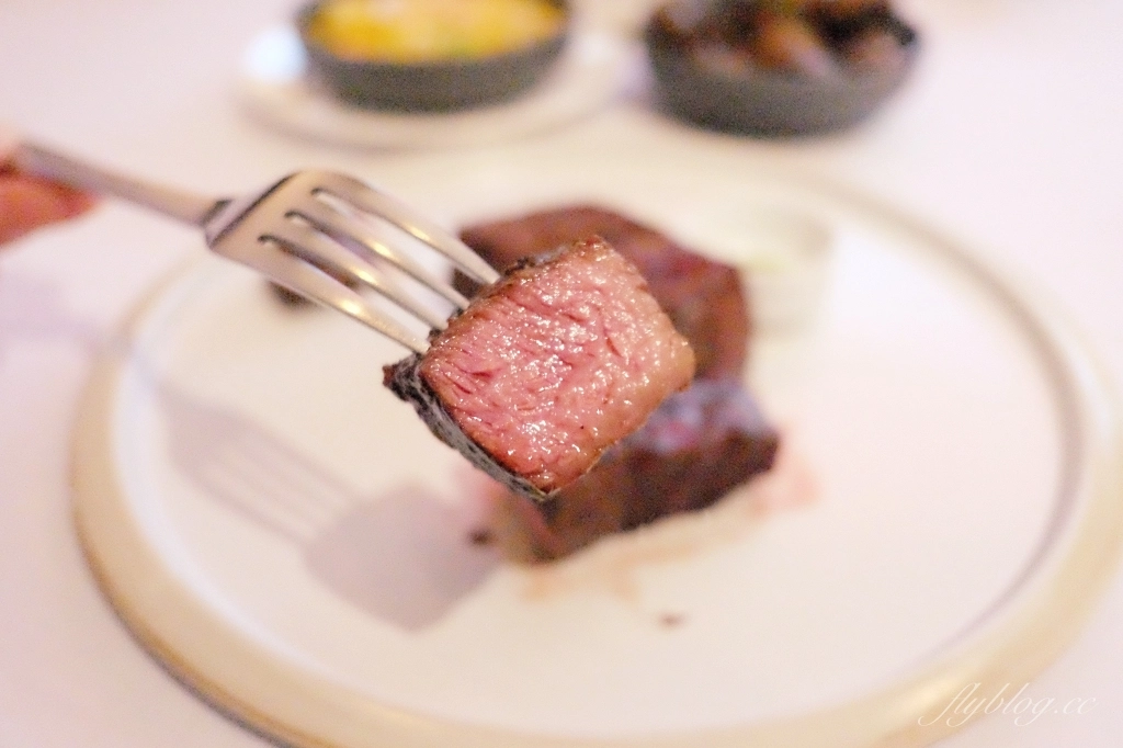 KR Prime Steak House｜台中米其林推介牛排餐廳，商業午餐880就可品嚐 @飛天璇的口袋
