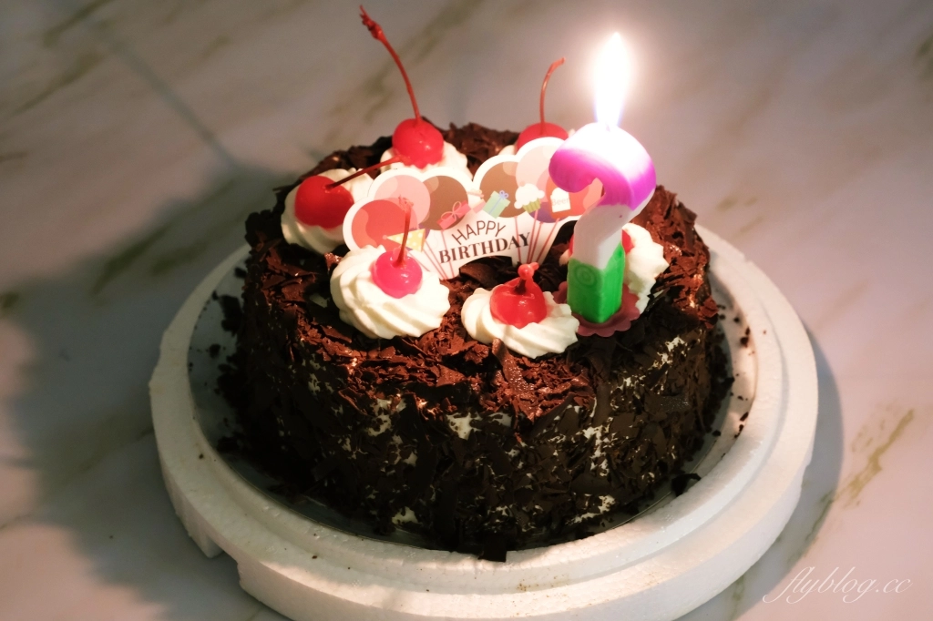 台北大安｜紅葉蛋糕．台北老字號生日蛋糕，外縣市也可以宅配了，黑森林蛋糕清爽不甜膩 @飛天璇的口袋