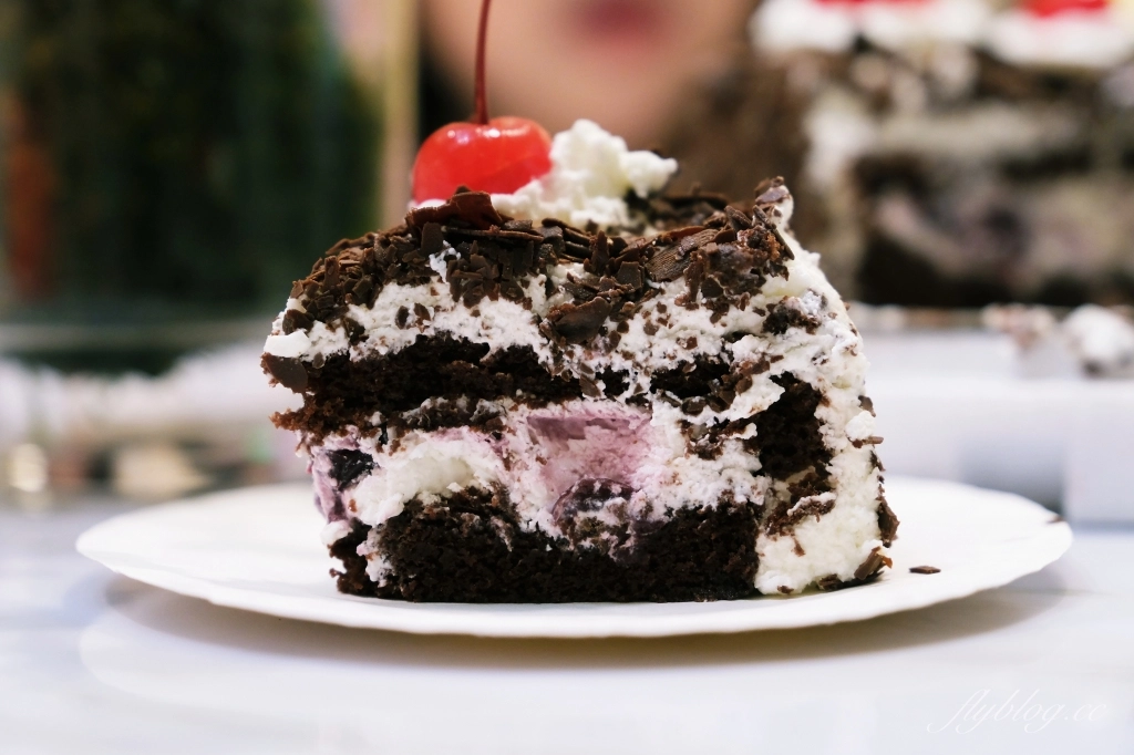 台北大安｜紅葉蛋糕．台北老字號生日蛋糕，外縣市也可以宅配了，黑森林蛋糕清爽不甜膩 @飛天璇的口袋