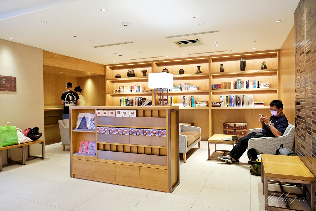 台北中正｜格拉斯麗台北飯店，日本哥吉拉飯店插旗台灣，門拉開就有一秒到日本的感覺 @飛天璇的口袋