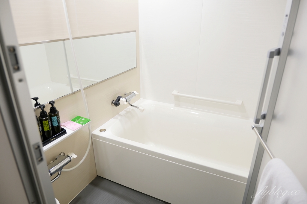 台北中正｜格拉斯麗台北飯店，日本哥吉拉飯店插旗台灣，門拉開就有一秒到日本的感覺 @飛天璇的口袋