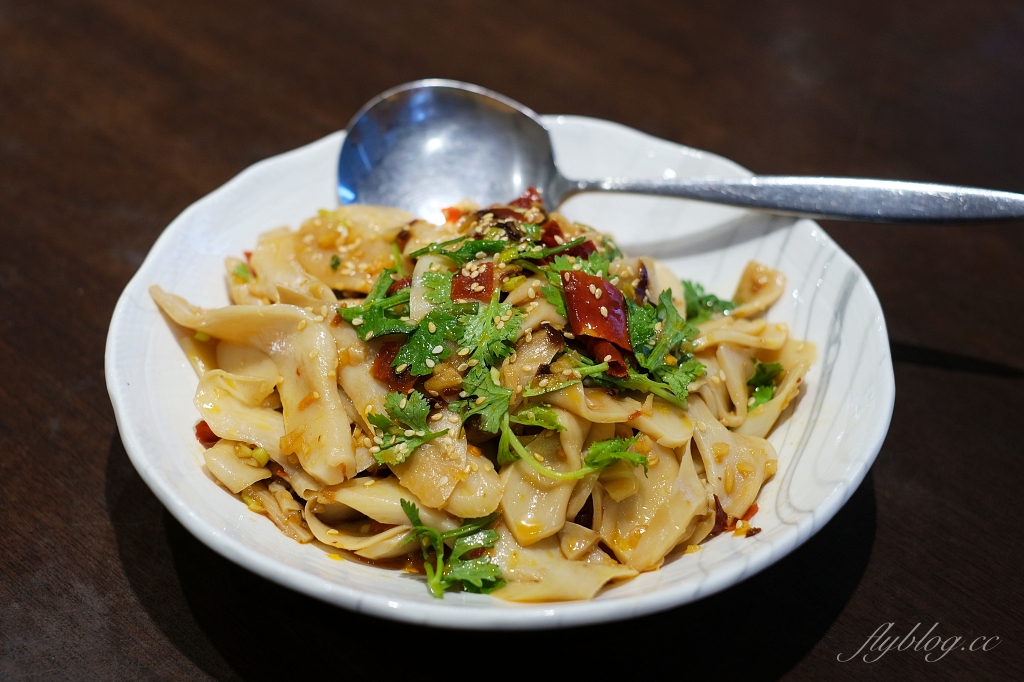 台北中山｜心粵小廚，知名粵菜大廚的私家拿手菜，必點掛爐片皮鴨和稻草西施牛 @飛天璇的口袋