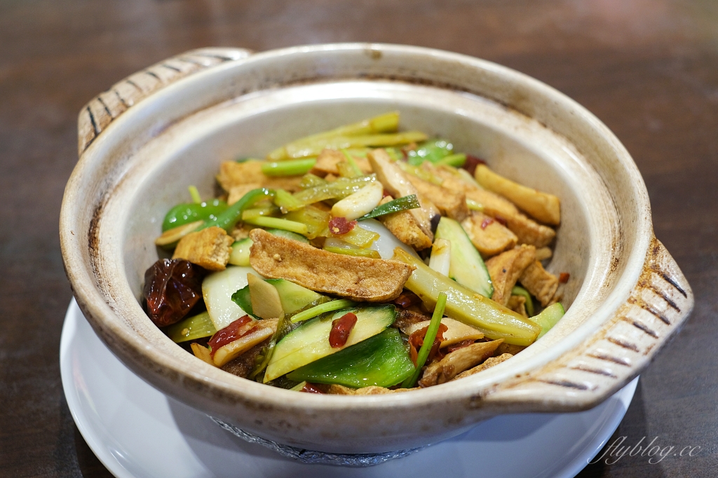 台北中山｜心粵小廚，知名粵菜大廚的私家拿手菜，必點掛爐片皮鴨和稻草西施牛 @飛天璇的口袋