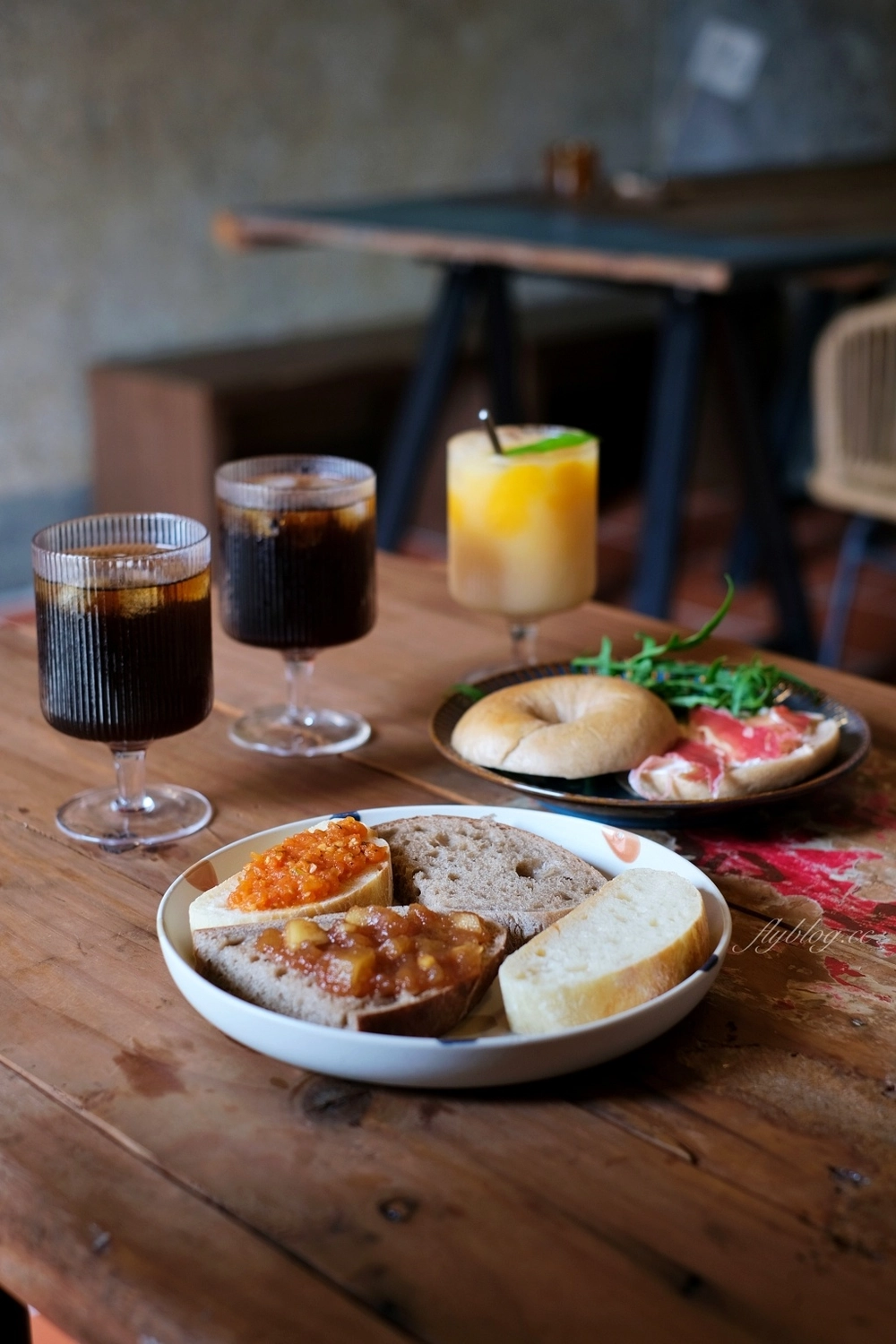 台中大肚｜一斤面包．紅橘色三合院裡的酸麵包焙烘坊，大肚山上的老宅飄著麵包香 @飛天璇的口袋