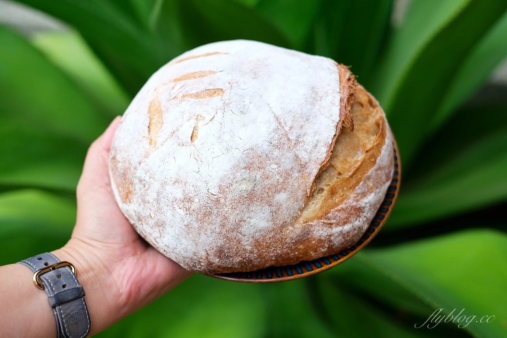 台中大肚｜一斤面包．紅橘色三合院裡的酸麵包焙烘坊，大肚山上的老宅飄著麵包香 @飛天璇的口袋