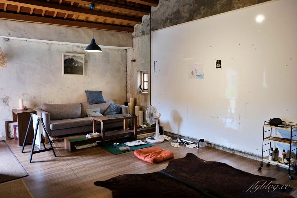 台中大肚｜一斤面包．紅橘色三合院裡的酸麵包焙烘坊，大肚山上的老宅飄著麵包香 @飛天璇的口袋