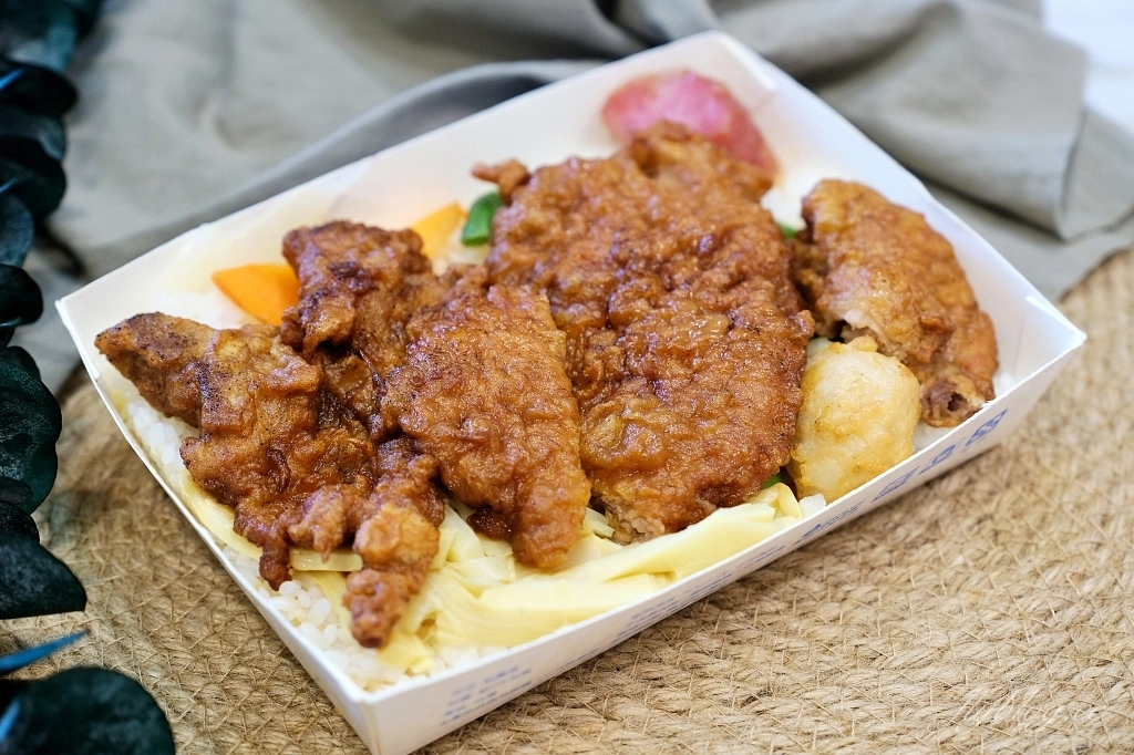 掌櫃黑排飯｜黑肉麵換了招牌味道不變，招牌排骨飯和雞腿飯必點 @飛天璇的口袋