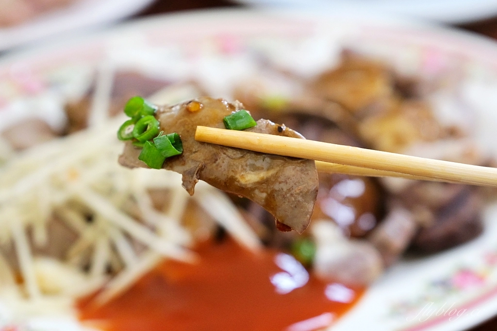 台中沙鹿｜鳳記鵝肉老店，沙鹿在地50年的隱藏版鵝肉店，榮獲台中米其林必比登推介 @飛天璇的口袋