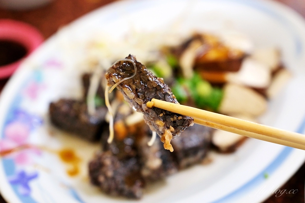 台中沙鹿｜鳳記鵝肉老店，沙鹿在地50年的隱藏版鵝肉店，榮獲台中米其林必比登推介 @飛天璇的口袋