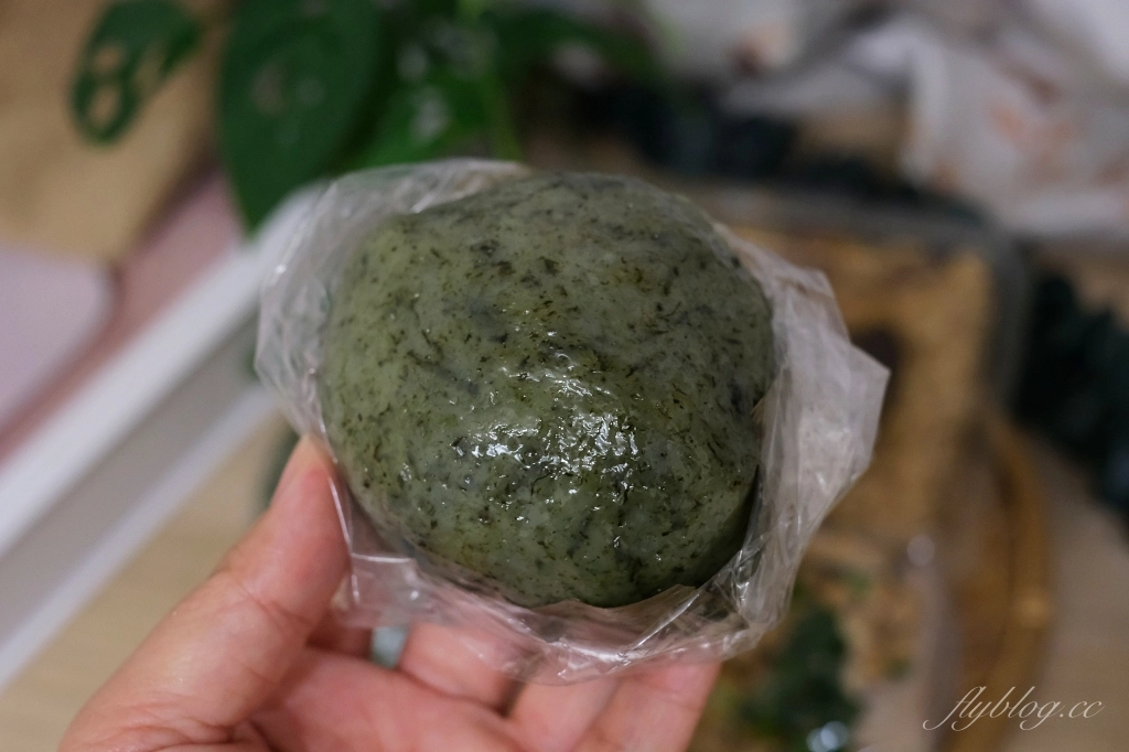 台中北屯｜好客食光客家米食，隱身東山市場裡的銅板美食，草仔粿、水粄、粽子、油飯、鹹米糕 @飛天璇的口袋