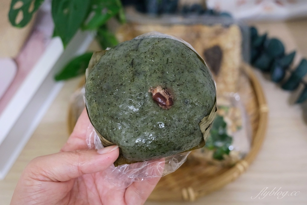 台中北屯｜好客食光客家米食，隱身東山市場裡的銅板美食，草仔粿、水粄、粽子、油飯、鹹米糕 @飛天璇的口袋