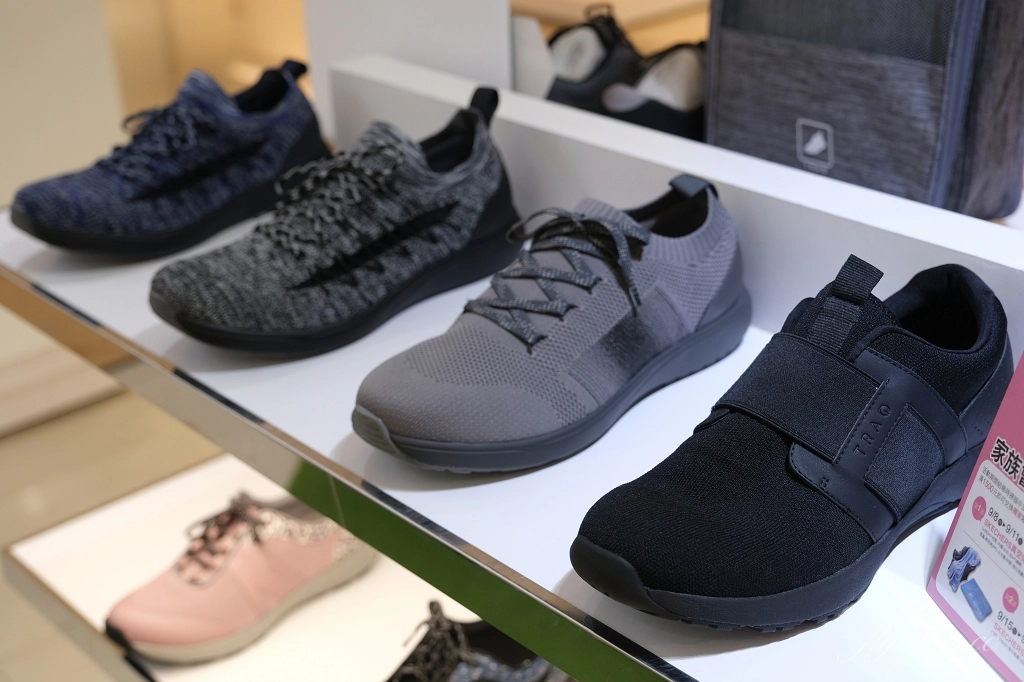 TRAQ美國舒適計步鞋｜久站或走路都可以保護雙腳，可以計步的國民走路鞋 @飛天璇的口袋