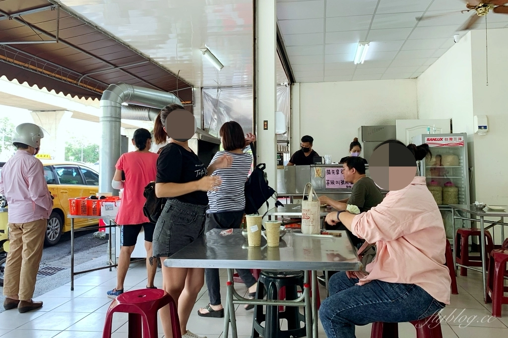 台中北屯｜原太原火車站臭豆腐，酥脆又多汁的臭豆腐，豬血湯免費喝到飽 @飛天璇的口袋