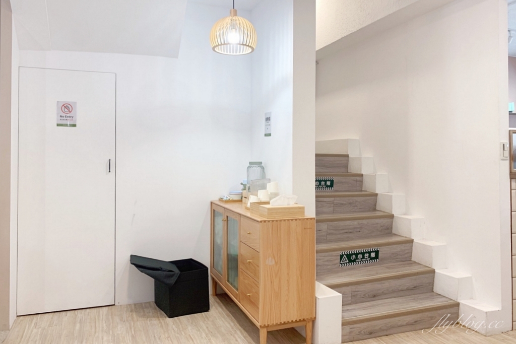 台中西區｜先生Sensei千層蛋糕 五權店，高雄人氣千層蛋糕店，台中美術館老宅甜點店 @飛天璇的口袋