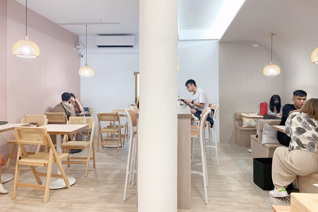 台中西區｜先生Sensei千層蛋糕 五權店，高雄人氣千層蛋糕店，台中美術館老宅甜點店 @飛天璇的口袋