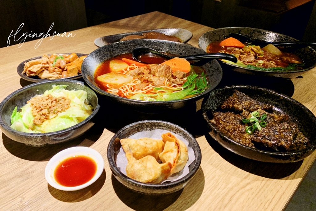 台中南屯｜太初麵食．牛肉麵店也可以這麼氣派，營業到凌晨12點 @飛天璇的口袋