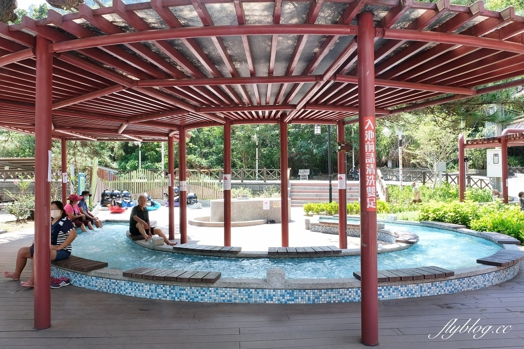 谷關溫泉公園｜谷關免費泡腳池，讓魚兒咬咬腳皮，再吃個鱘龍魚大餐 @飛天璇的口袋