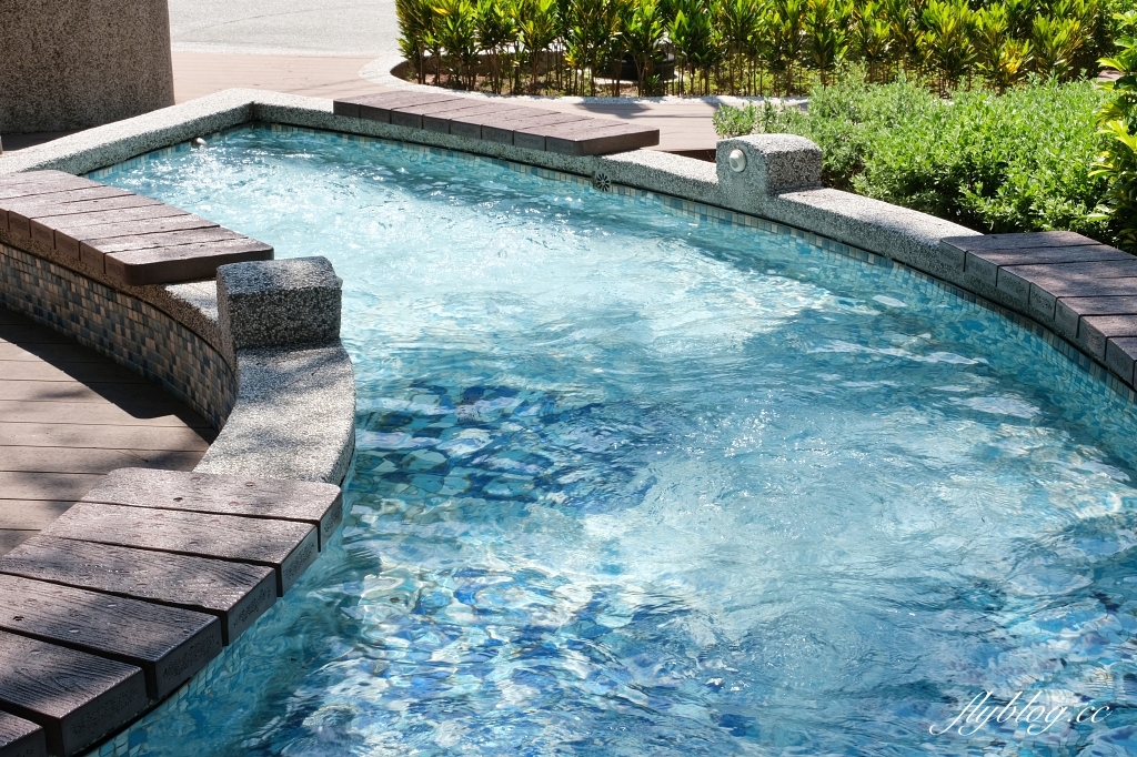 谷關溫泉公園｜谷關免費泡腳池，讓魚兒咬咬腳皮，再吃個鱘龍魚大餐 @飛天璇的口袋