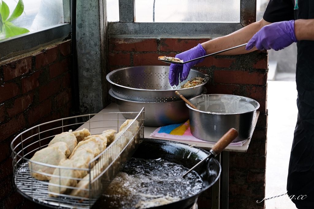 金門金湖｜老屋子蚵嗲．秘製粉漿金黃酥脆蚵嗲，口感清脆鮮小心噴汁 @飛天璇的口袋