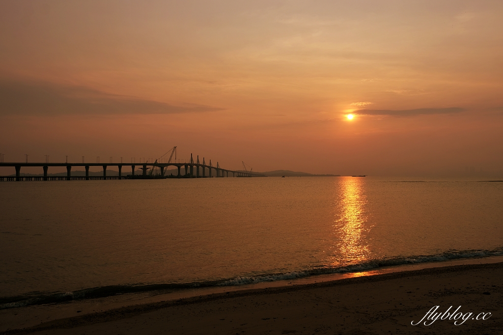 金門金寧｜慈湖落日觀海平台，金門著名的觀賞夕陽的景點，彩虹步道散步到湖下海堤 @飛天璇的口袋