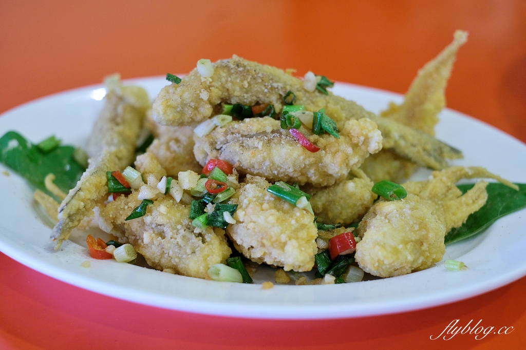 金門金寧｜記德海鮮餐廳．金門必吃高粱嗆蟹，必點切八塊和芋頭排骨，CP值超高的海鮮餐廳 @飛天璇的口袋