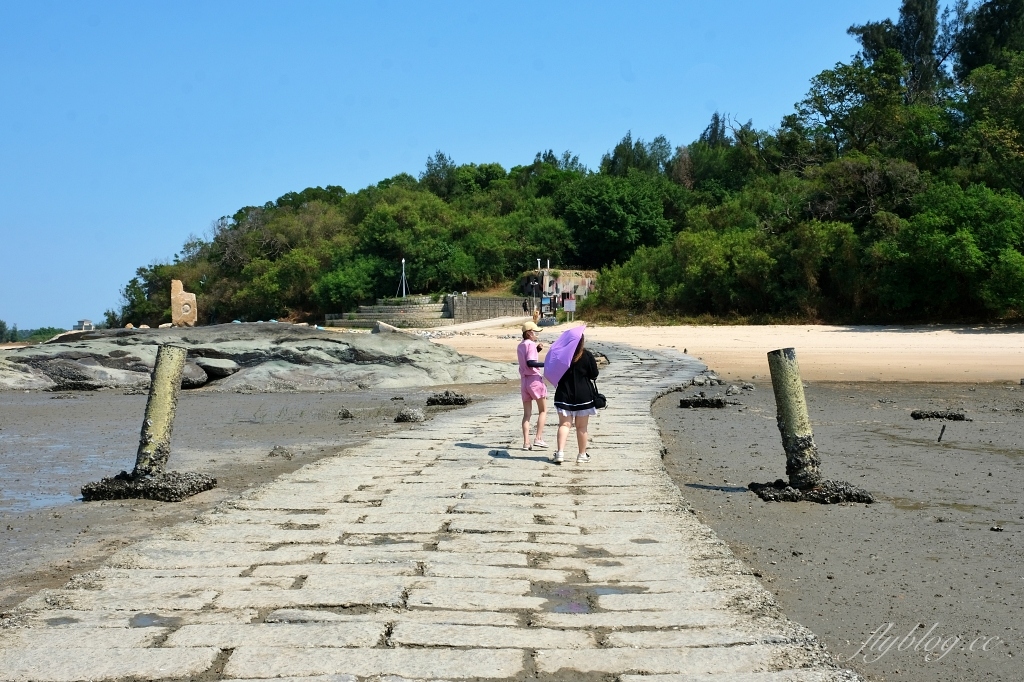 金門金城｜建功嶼，金門版的摩西分海，IG必拍大型牡蠣人裝罝藝術 @飛天璇的口袋