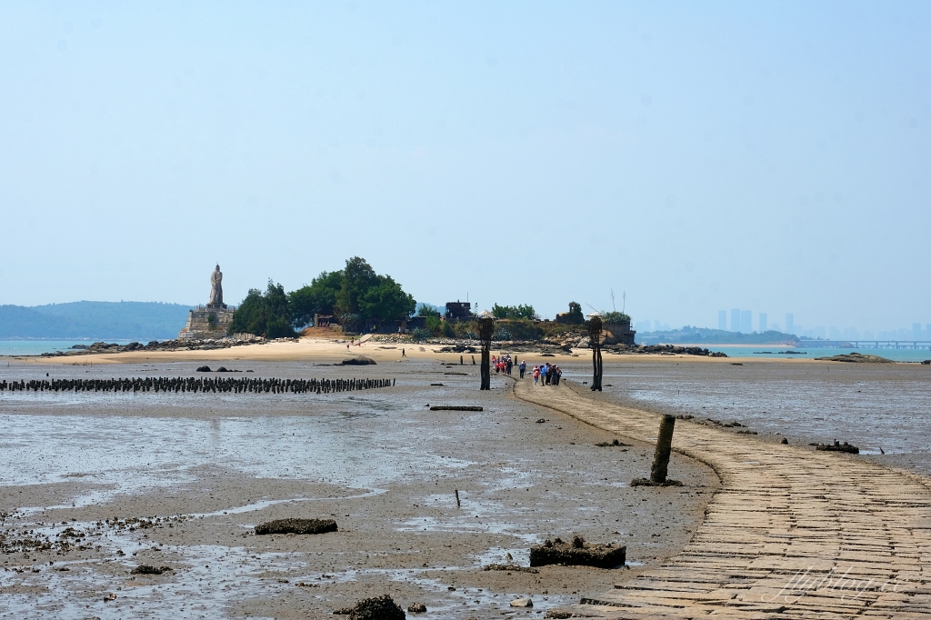 金門金城｜建功嶼，金門版的摩西分海，IG必拍大型牡蠣人裝罝藝術 @飛天璇的口袋